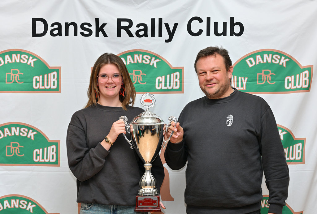 Freja Damgård Sørensen og hendes far Kim Bach Sørensen fra Stenløse var bedst af alle i sjællandsk rally og har nu mulighed for at blive danmarksmestre i regularity rally.
(Foto: Michael Eisenberg)